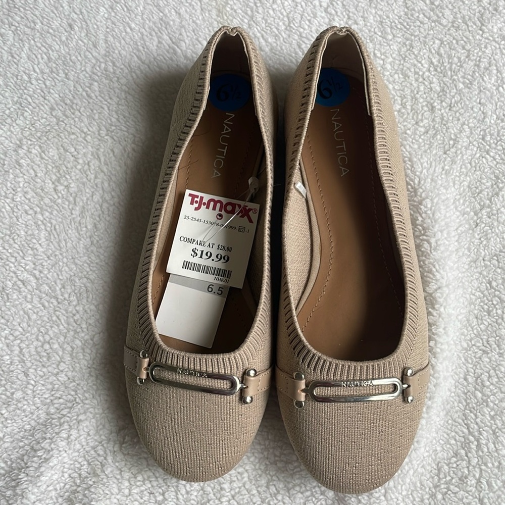 Women’s Nude Ballet Flats NWT